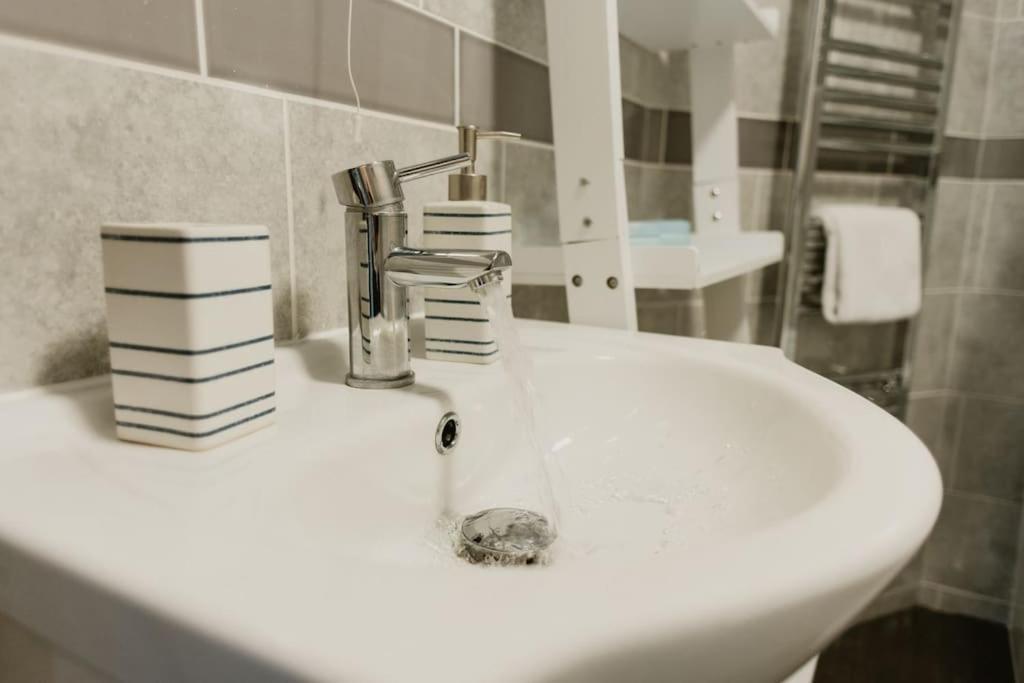 The Sea Deck Apartment - Westbrook Bay Beach - By Goldex Coastal Breaks Margate Esterno foto