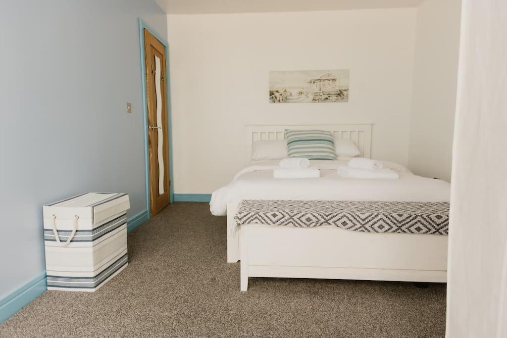 The Sea Deck Apartment - Westbrook Bay Beach - By Goldex Coastal Breaks Margate Esterno foto